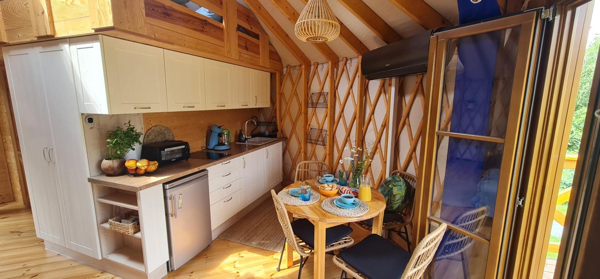 Luxury tent 4 Zywioly -caloroczne Jurty W Sudetach *