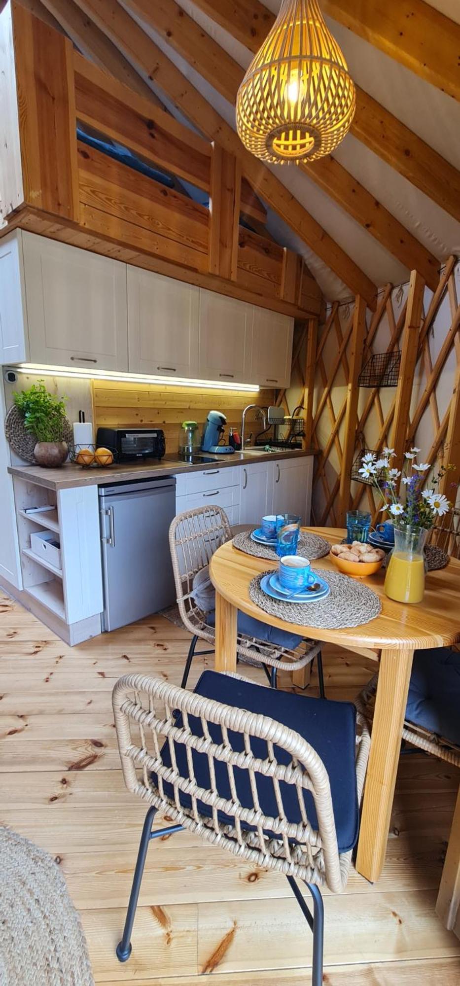 Glamping 4 Zywioly -caloroczne Jurty W Sudetach Stronie Śląskie