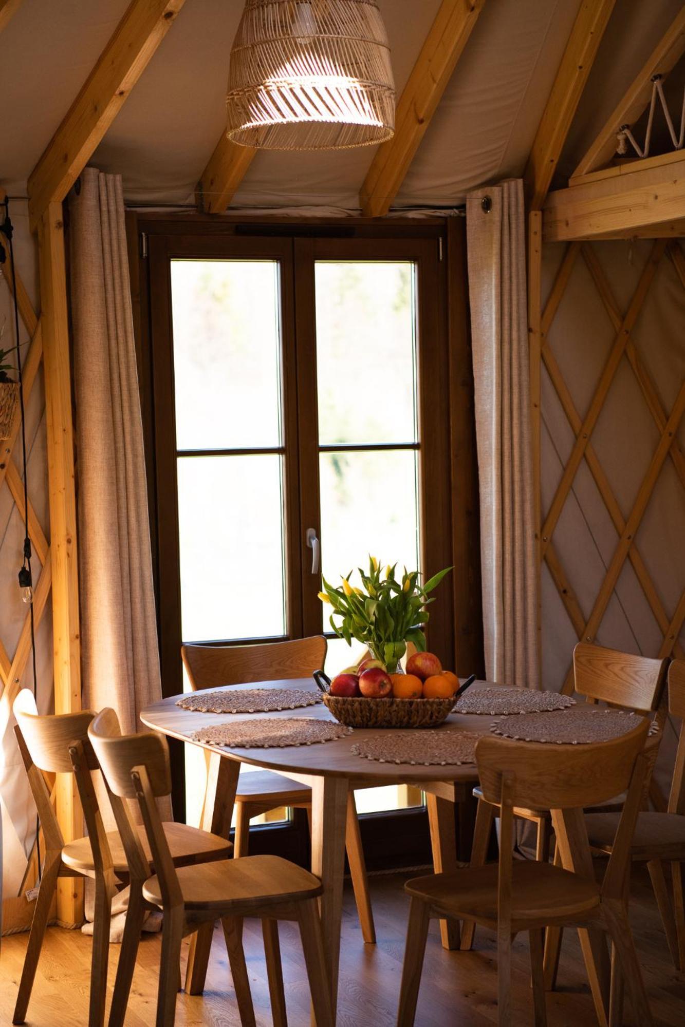 Luxury tent 4 Zywioly -caloroczne Jurty W Sudetach *
