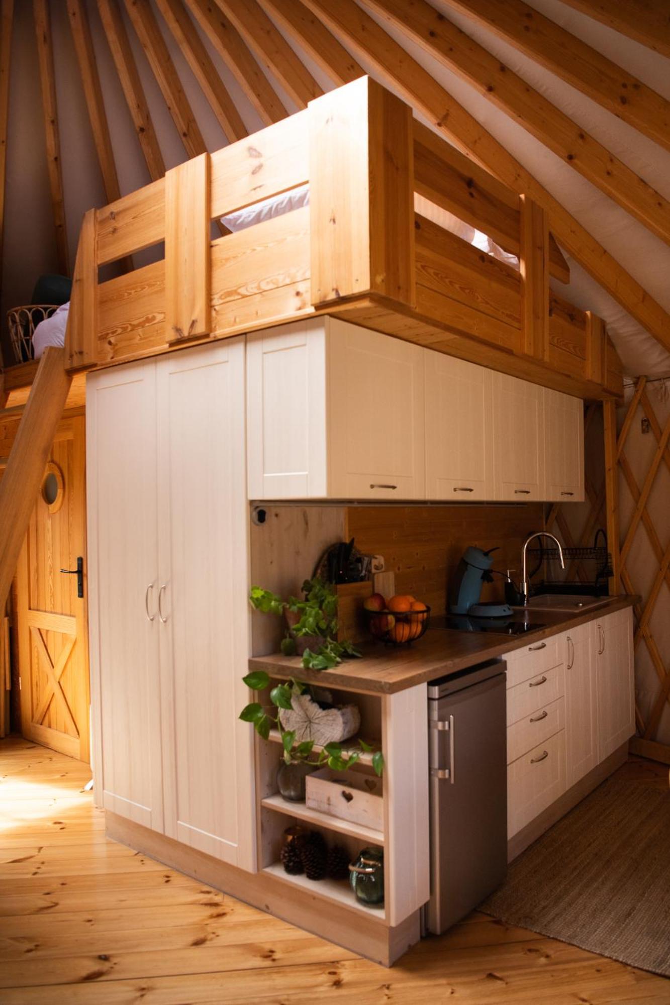 Luxury tent 4 Zywioly -caloroczne Jurty W Sudetach
