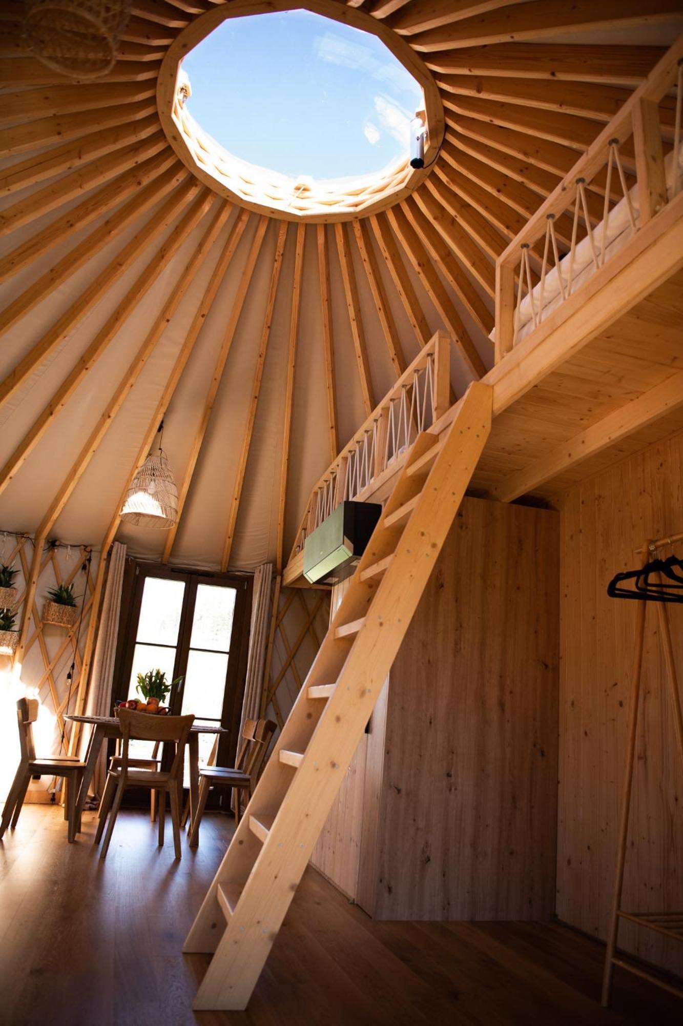Luxury tent 4 Zywioly -caloroczne Jurty W Sudetach